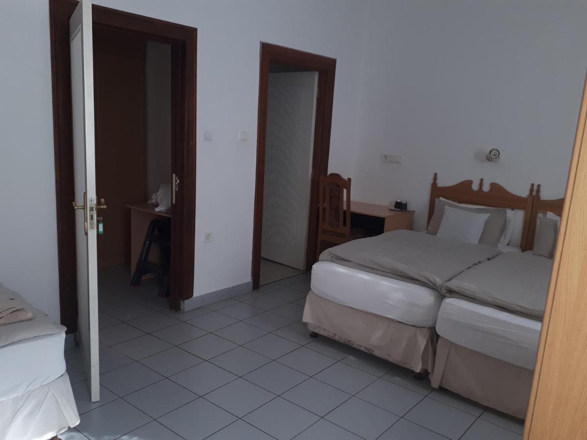 Vadaspuszta Vendeghaz Csatka Buitenkant foto